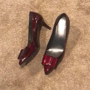 Stuart Weitzman Tuxbow fire quasar heels